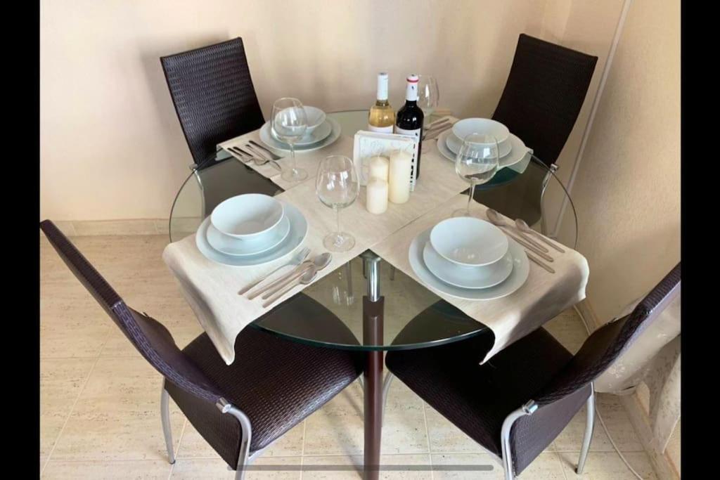 2bed Flat With Big Lounge&pool!5min Walk To Beach! *